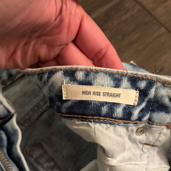 Harper Light Blue Distressed Boyfriend Jeans with Floral Patch - Picture 4 of 8